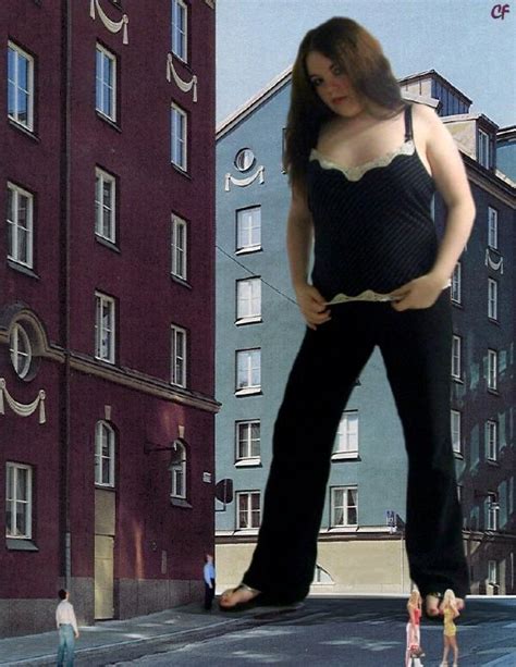 giantess alyssa reece|Giantesses Rule The World